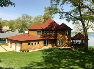 3938 240th St, Clear Lake, IA 50428