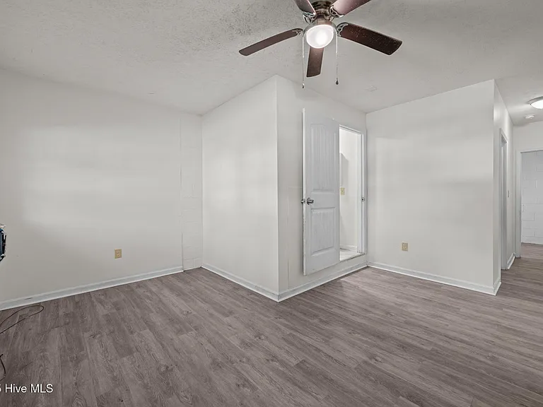 700 2nd Ave #A — Photo 3