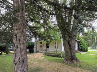 2628 W Florence Rd, Freeport, IL 61032