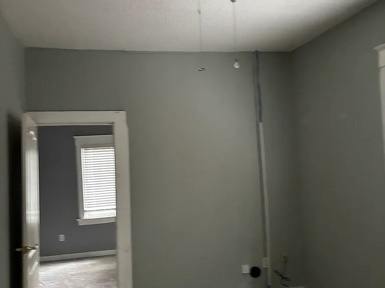 705 Harmon St — Photo 5