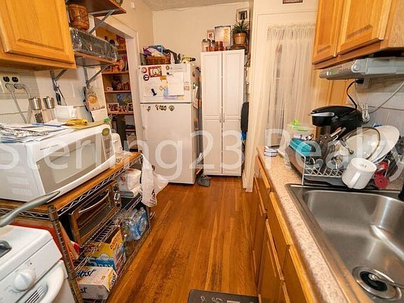 5th image of 2119 27th St APT A2