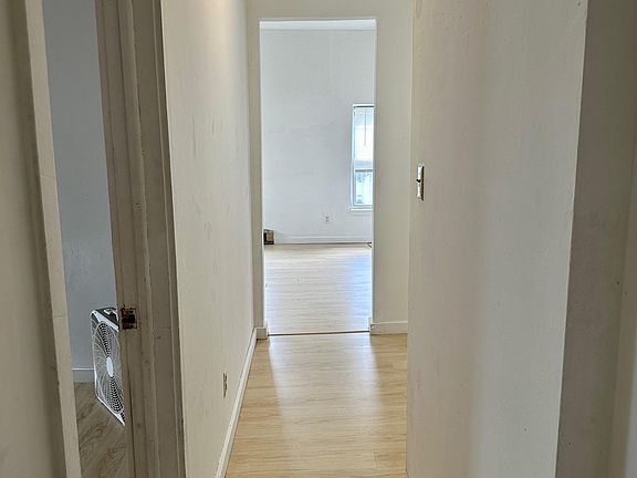 3rd image of 6 Oak St APT 5