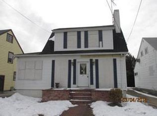 35 Perry St, Hempstead, NY 11550