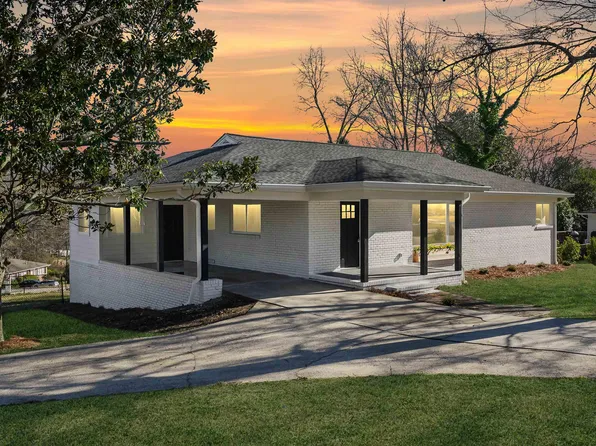 1791 Vestaview Ln, Vestavia Hills, AL 35216