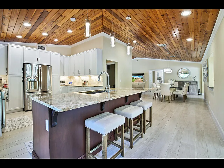 451 N Lyra Cir — Photo 10
