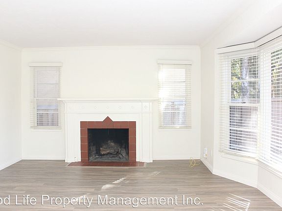 4th image of 3967 Sequoia St