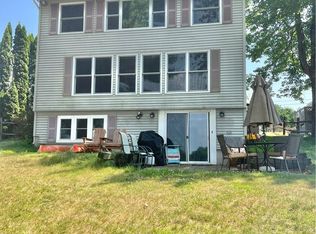 37 Crockett Rd, Raymond, ME 04071