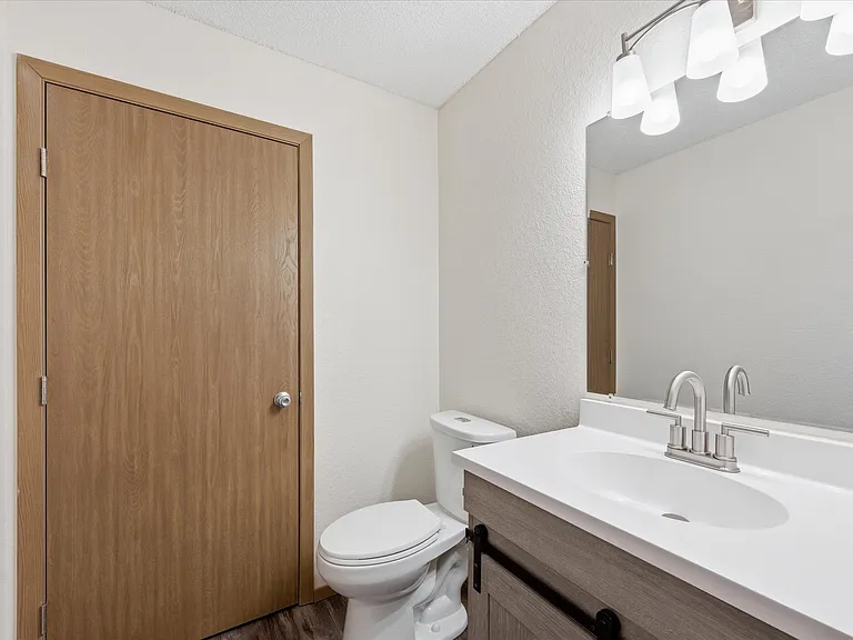 East Gate Estates — Photo 15