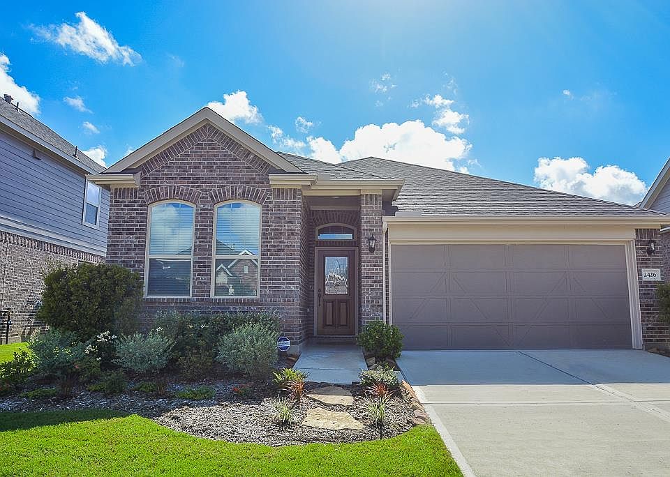 1st image of 2426 Village Lakes Dr