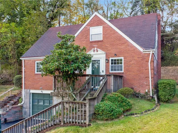 42 Barton Dr, Pittsburgh, PA 15221