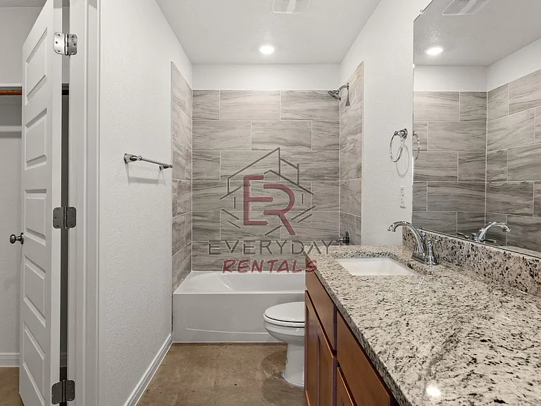912 Cherry Laurel Ln — Photo 13