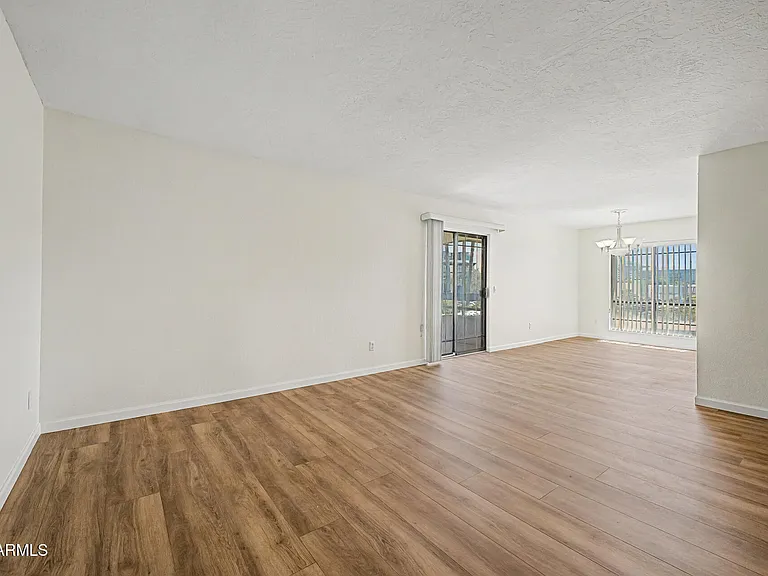 5227 N 24th St #201 — Photo 9
