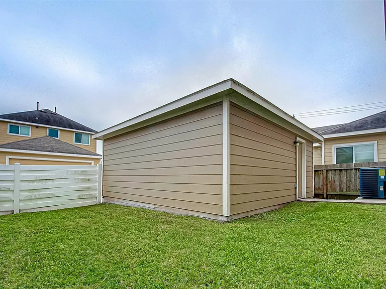 1735 Nichole Woods Dr — Photo 21