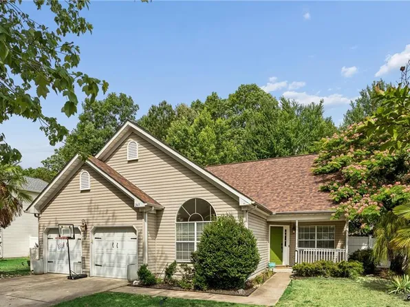263 Sherbrooke Dr, Newport News, VA 23602
