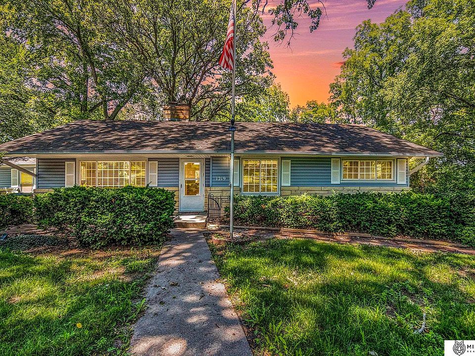1219 Bellevue Blvd S, Bellevue, NE 68005 Zillow