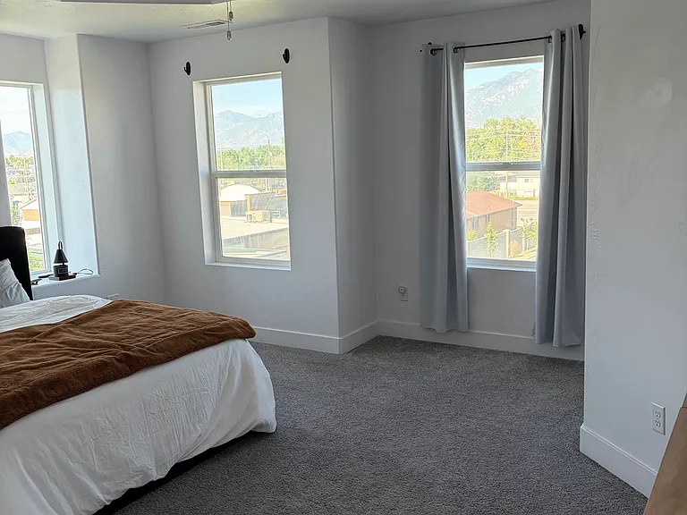1766 W Dalmeny Way S — Photo 16