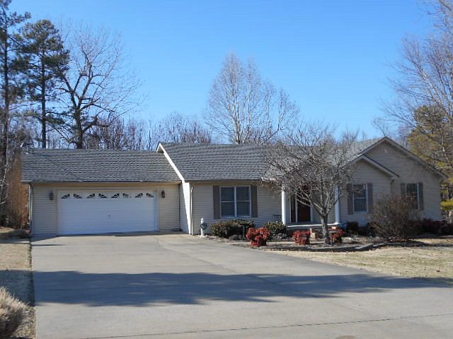 1st image of 550 Scanfield Dr