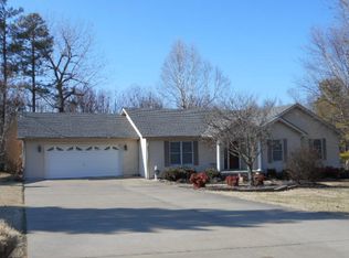 550 Scanfield Dr, Madisonville, KY 42431