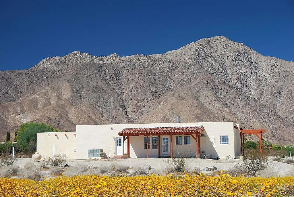 Building Photo - 437 Ocotillo Cir