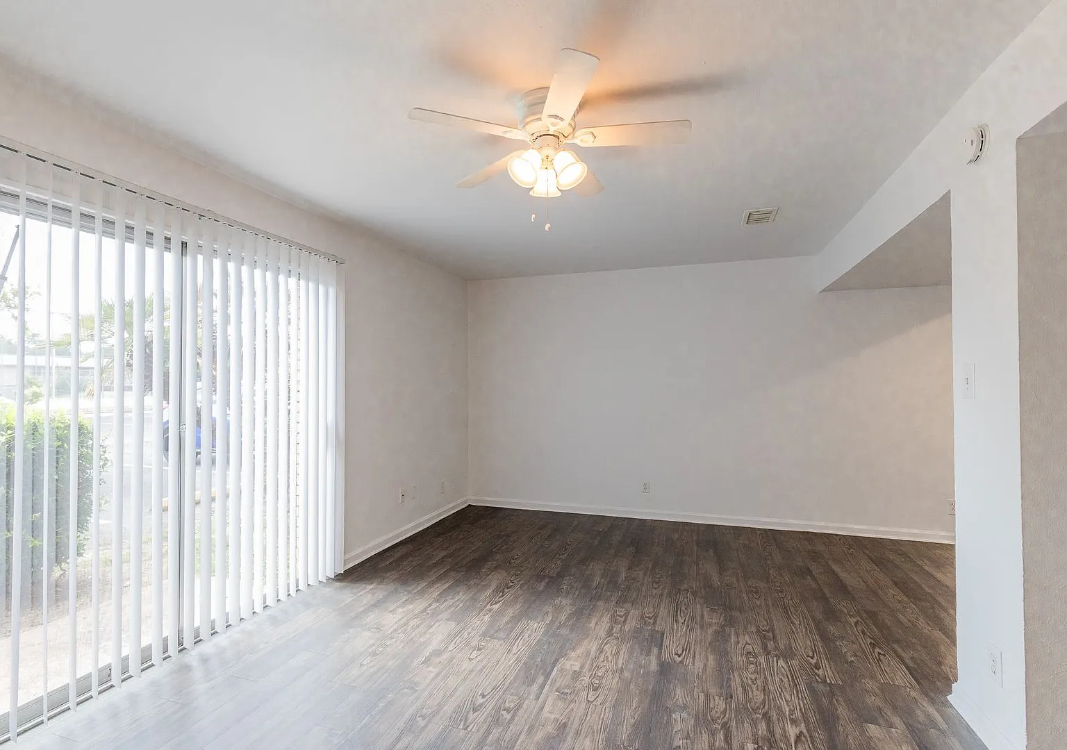 BWT - Brentwood Townhomes — Photo 4