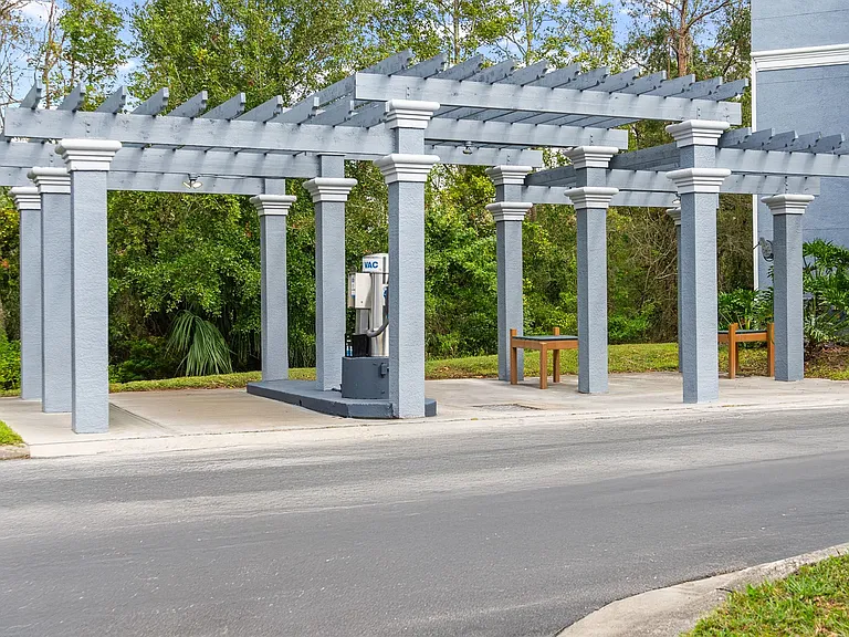 The Grand Reserve at Tampa Palms Apartments — Photo 40