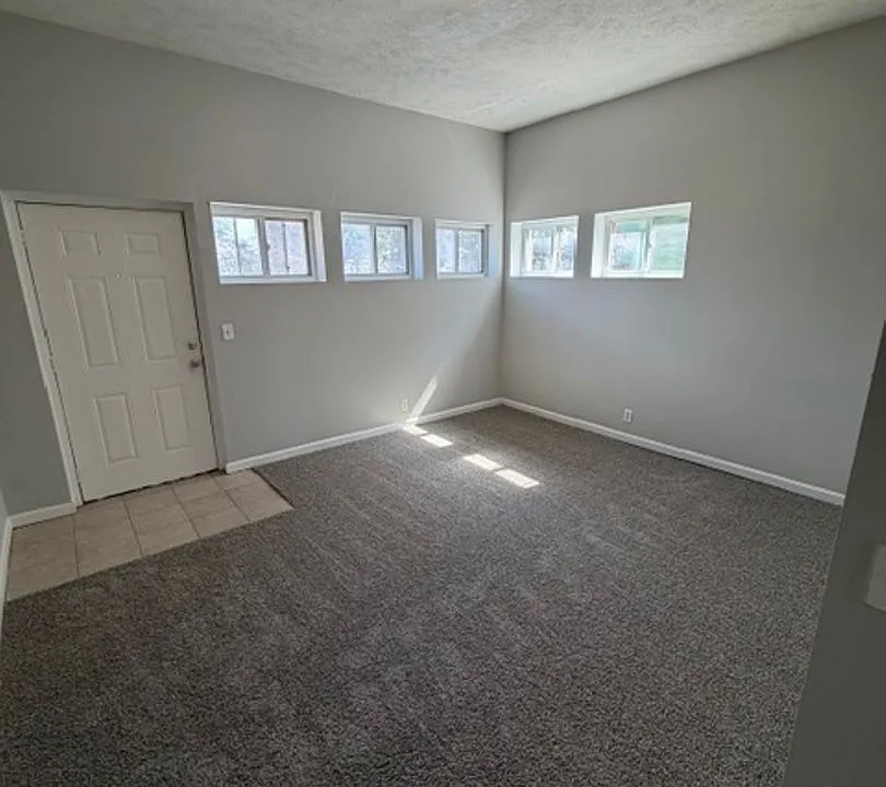 106 N 1st Ave