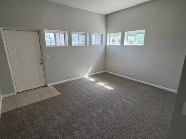 106 North First Avenue, 106 N 1st Ave #D, Evansville, IN 47710