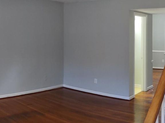 2nd image of 1900 Canterbury Ct #3