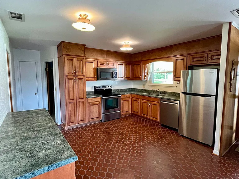 415 Harolds Dr NW — Photo 22