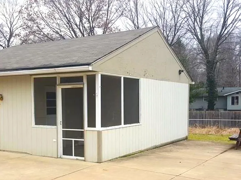 7943 Anderson Ave NE — Photo 26