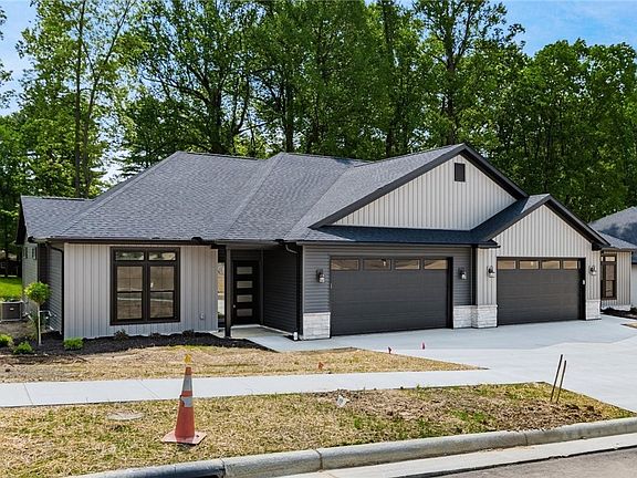 3rd image of 3482 Jamestown Dr