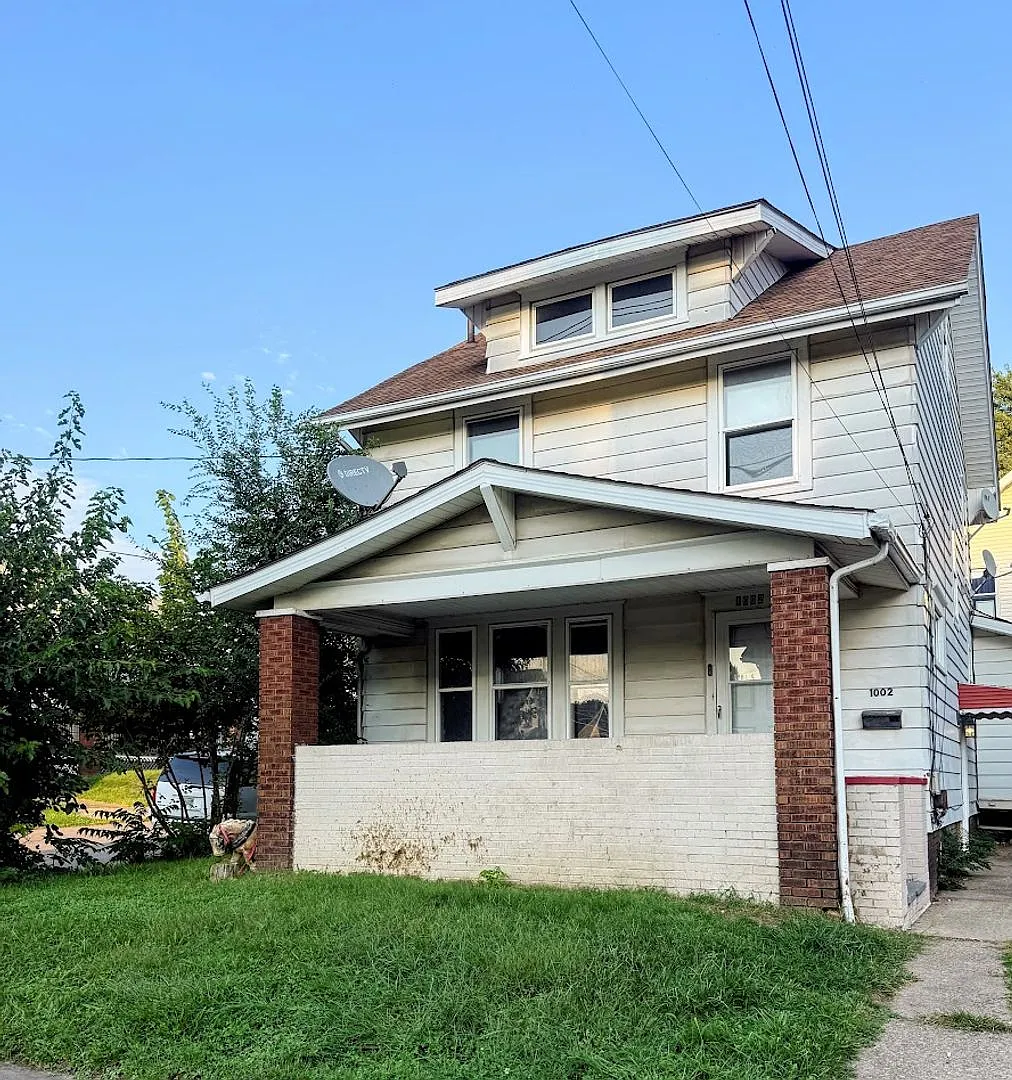 1002 Dartmouth Ave SW — Photo 1