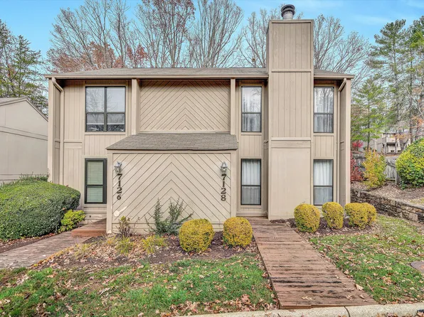 7128 Woods Crossing Dr, Roanoke, VA 24018