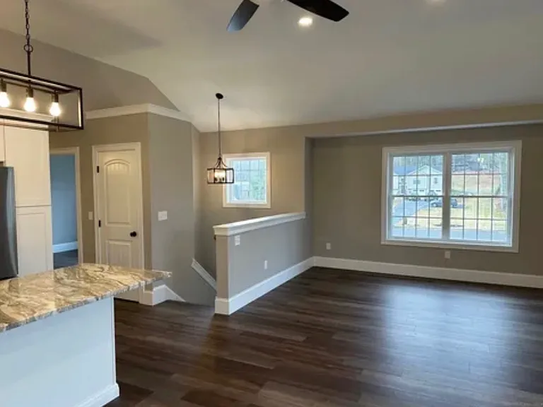 71 Donovan Dr — Photo 7