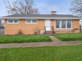 105 W Main St, Heyworth, IL
