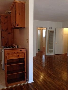 5th image of 4464 Hazeltine Ave APT 4A