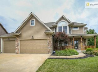 16104 S Laurelwood St, Olathe, KS 66062