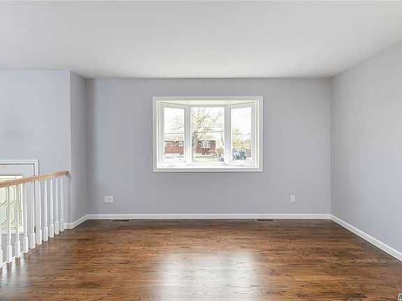 5th image of 3012 Sipp Ave