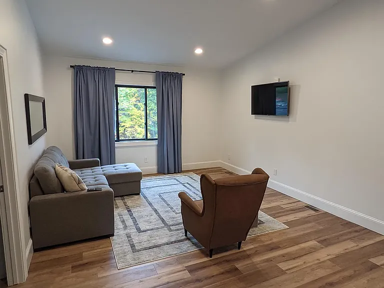 W Maple Dr — Photo 7