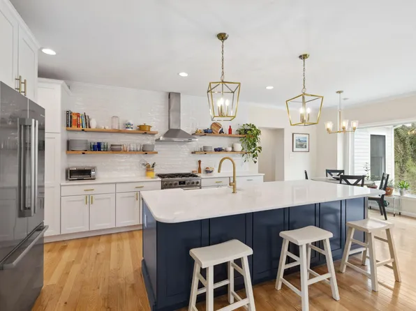 4 Charles Lane, West Falmouth, MA 02540