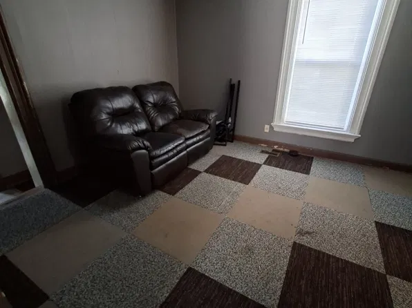 1195 SW Fillmore St APT 3, Topeka, KS 66604