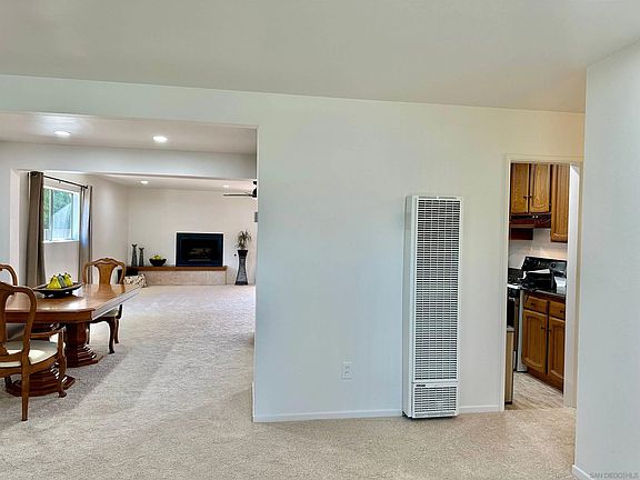 3rd image of 5362 Lodi St