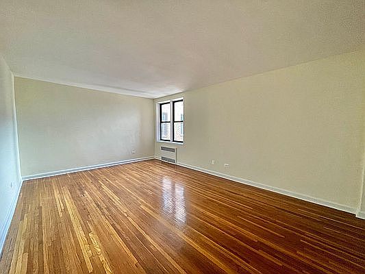 3rd image of 55 E 21st St APT 5A