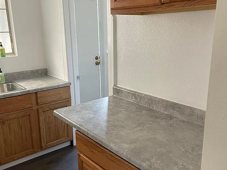 212 S Berendo St #216-1/2 — Photo 13