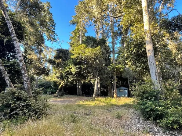 17536 E Kirtlan Way, Fort Bragg, CA 95437