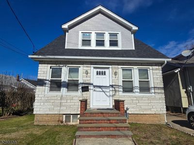 2071 Stecher Ave, Union, NJ, 07083
