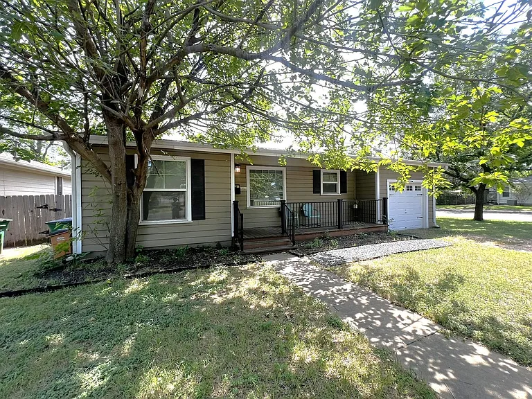 1311 Aggie Ln #A — Photo 16