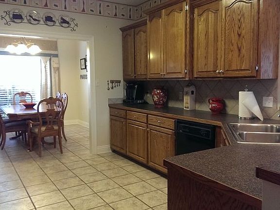 3rd image of 5781 Aspen St