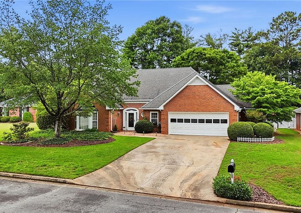 1st image of 220 Stepping Stone Dr