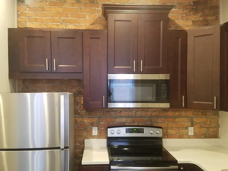 422 Pembroke Ave #4 — Photo 4